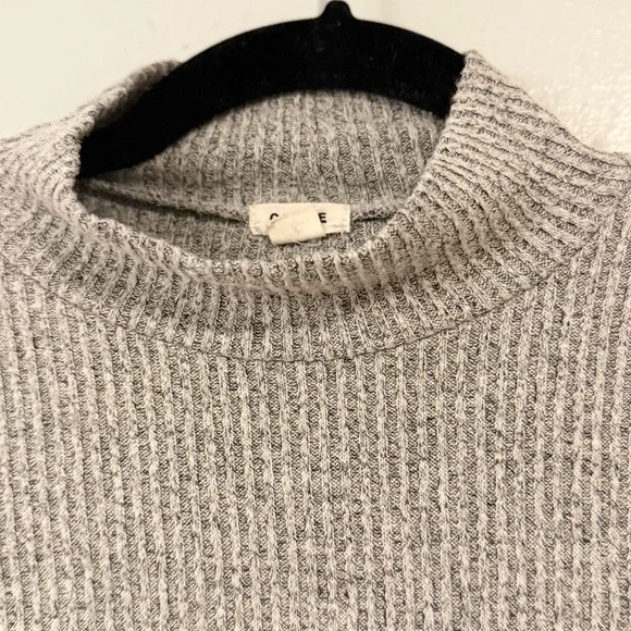 Garage Gray Cropped Ribbed Knit Sweater - Picture 4 of 5